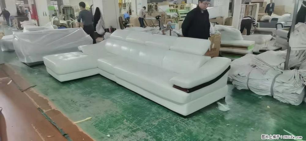 【大厂仿真皮沙发】实木框架,高回弹海绵45密度。全新包装,质量非常好,3.6米右贵妃 - 各类家具 - 居家生活 - 昭通分类信息 - 昭通28生活网 zt.28life.com