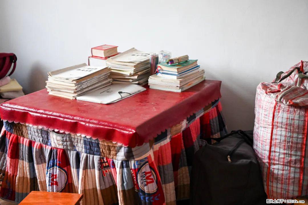 全网追的“扁担女孩”,找了一份暑假工,时薪12元 - 昭通生活资讯 - 昭通28生活网 zt.28life.com