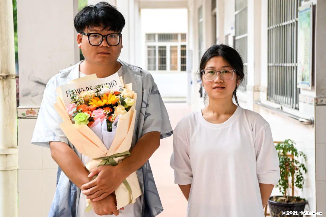 全网追的“扁担女孩”,找了一份暑假工,时薪12元 - 昭通生活资讯 - 昭通28生活网 zt.28life.com