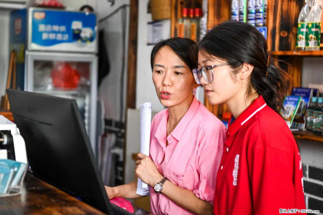 全网追的“扁担女孩”,找了一份暑假工,时薪12元 - 昭通生活资讯 - 昭通28生活网 zt.28life.com